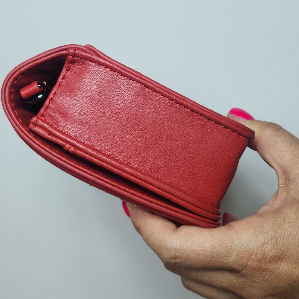 Badgley Mischka Red Cross Body with Frame & Chain on the cover NWT - Picture 5 of 11